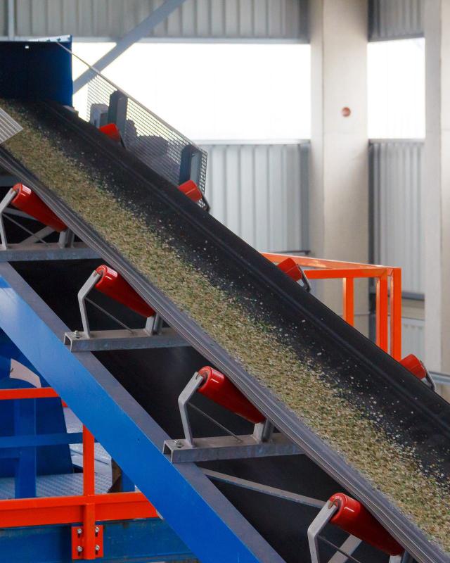 Verwerking van oud glas voor recycling
