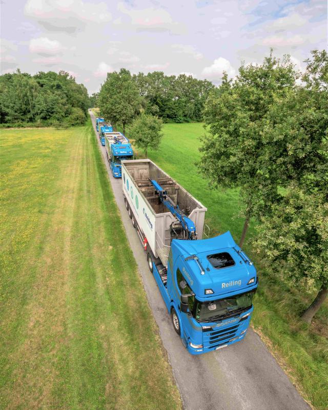 Reiling lorry convoy